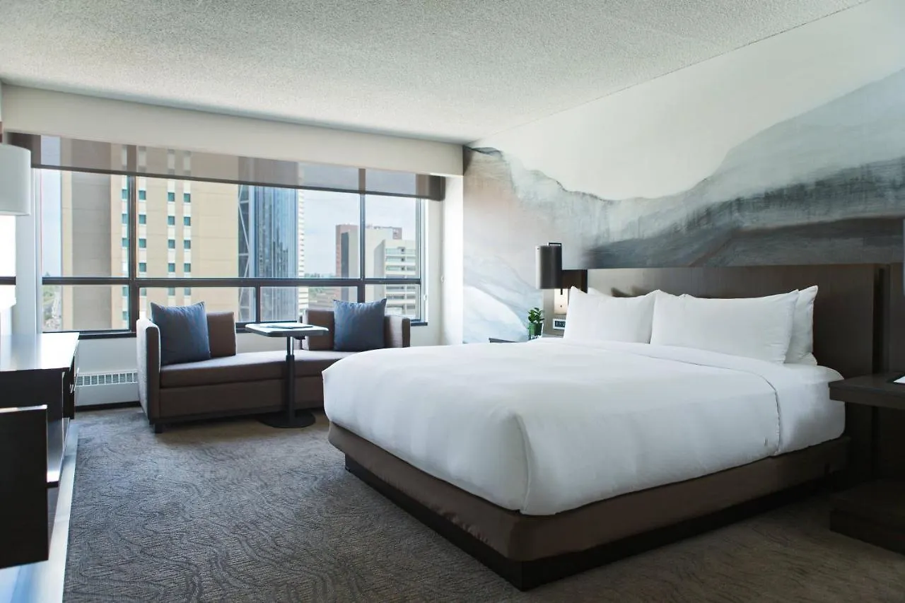 Calgary Marriott Downtown Hotel 4*,